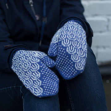 Waves Mittens