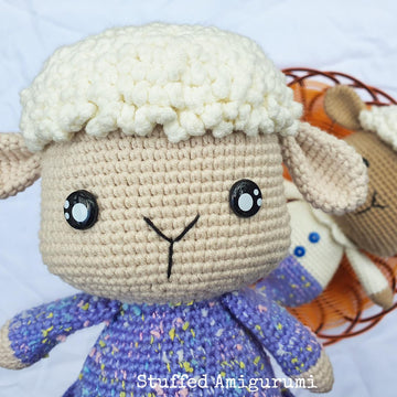 Chubby sheep couples