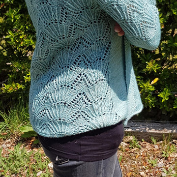 Sea of shells (cardigan)