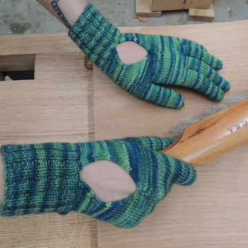 Keyhole Gloves