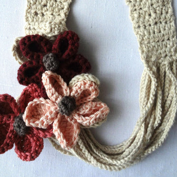 String Flowers Necklace