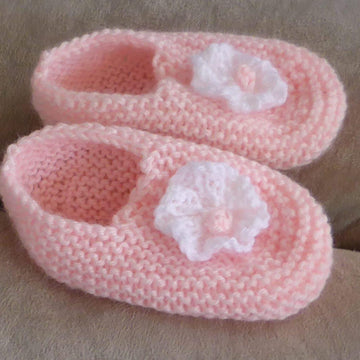 Angelica - 4ply Baby shoes with knitted flower