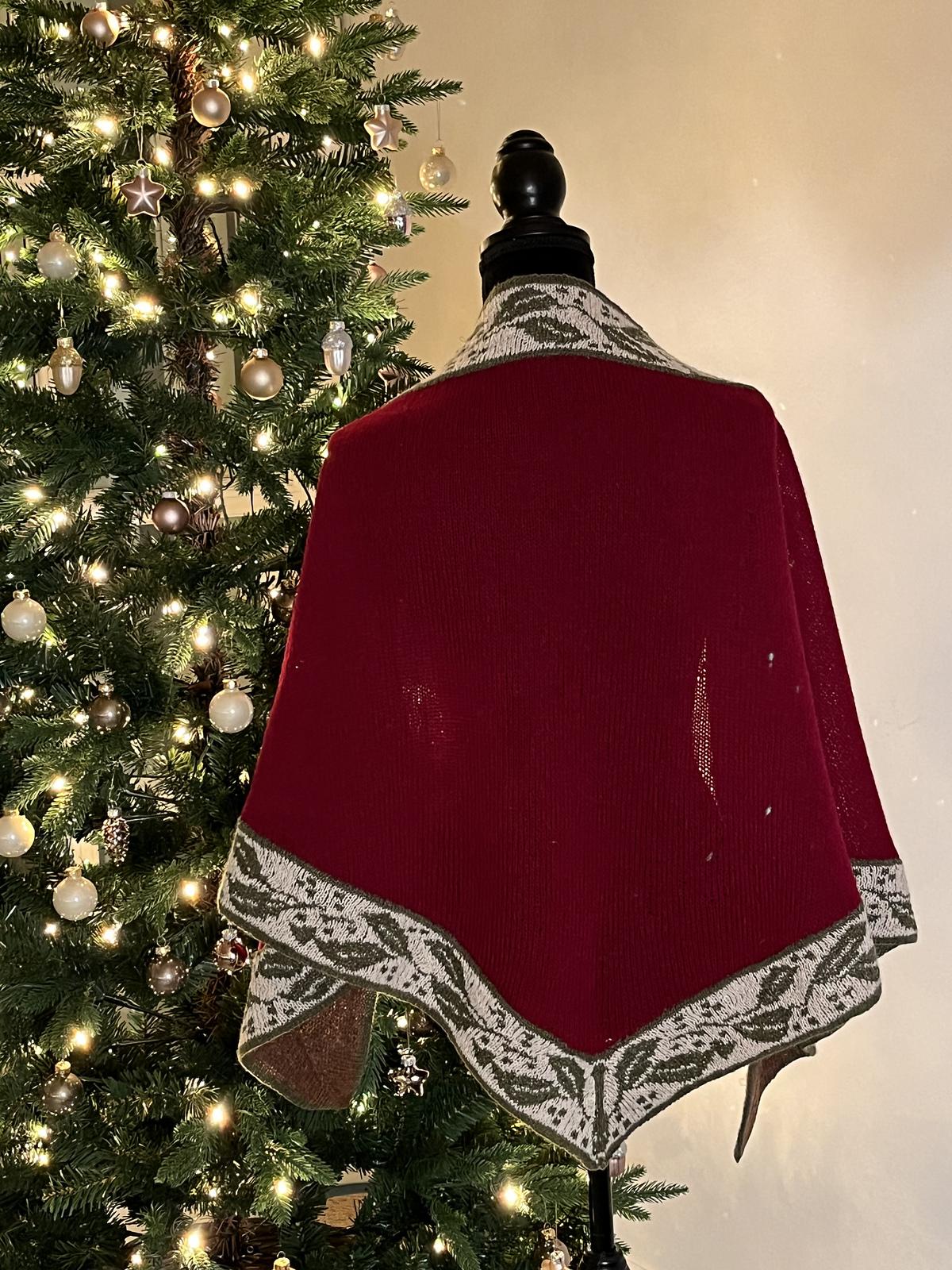 Holly Wreath Shawl