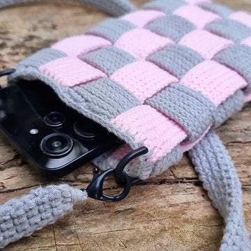 Checkerboard small shoulder phone bag crochet pattern T3
