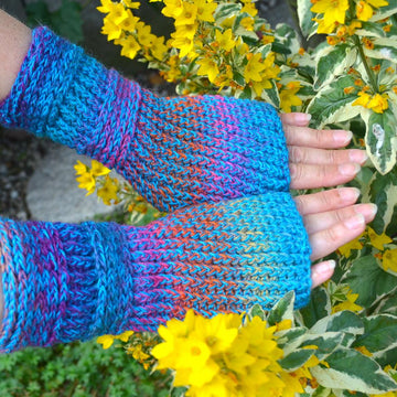 Blue notes mittens