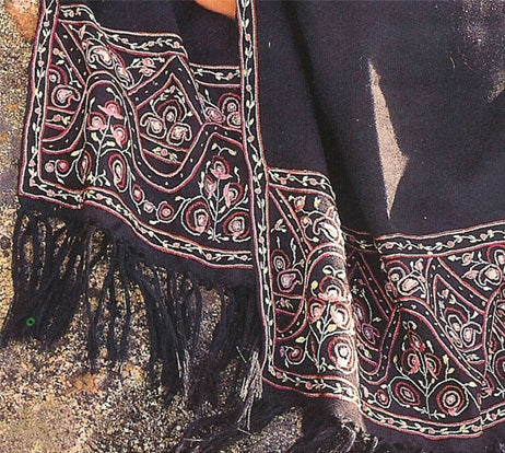 Rajmahal Camille Rose Wrap Embroidery Kit