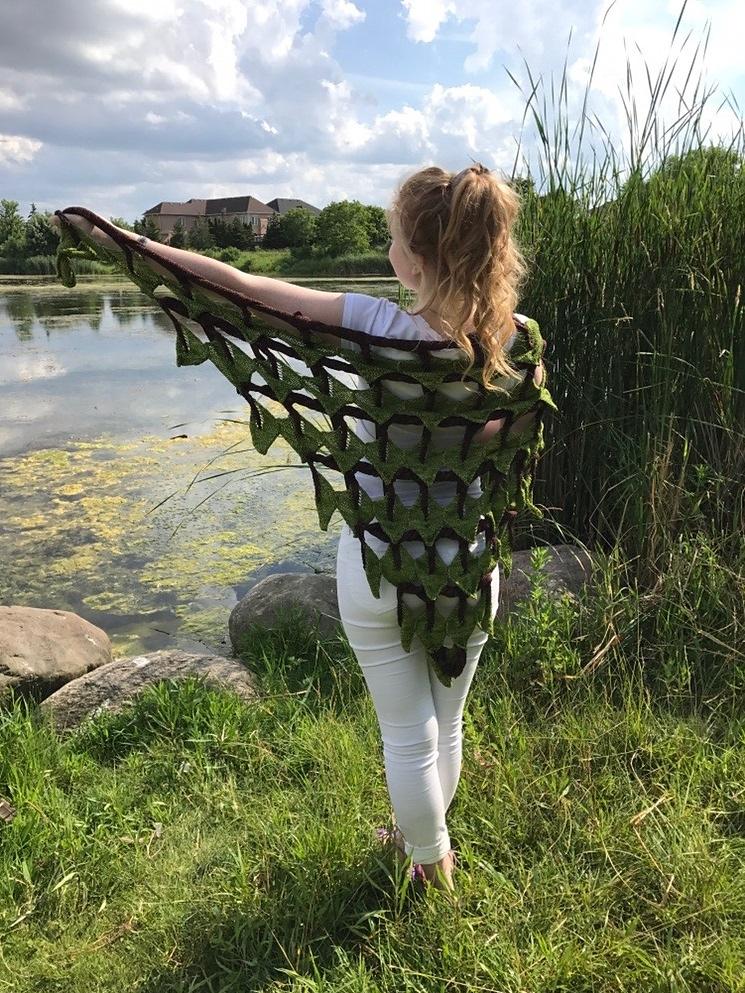 Green Leaf on Branch Shawl