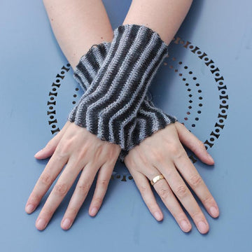 Seidenhasiges - fingerless gloves