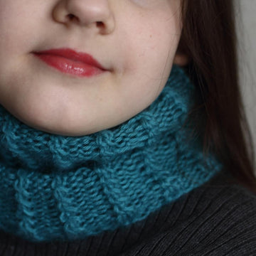 Wren Neck Warmer for Aran