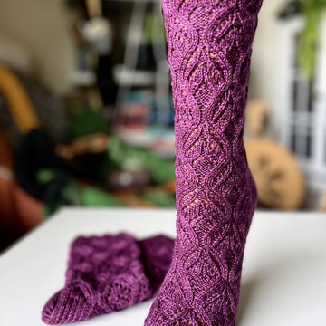 Ogee Flow Socks