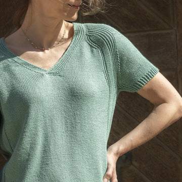 Sway Line Tee V-neck