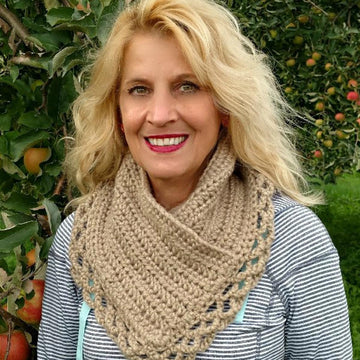 Lacey Charma Neckwarmer