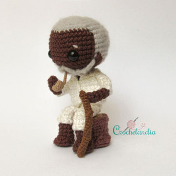 Preto Velho amigurumi doll - crochet pattern by Crochelandia
