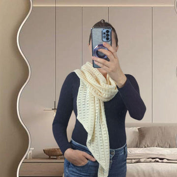 Diagonal elegant scarf
