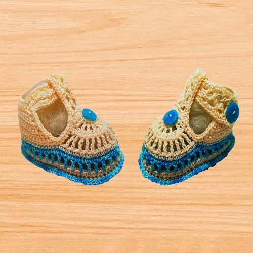 Crochet baby shoes.