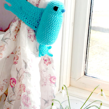 Curtain Tieback: Bird  – Bring the Feeling of Spring Indoors