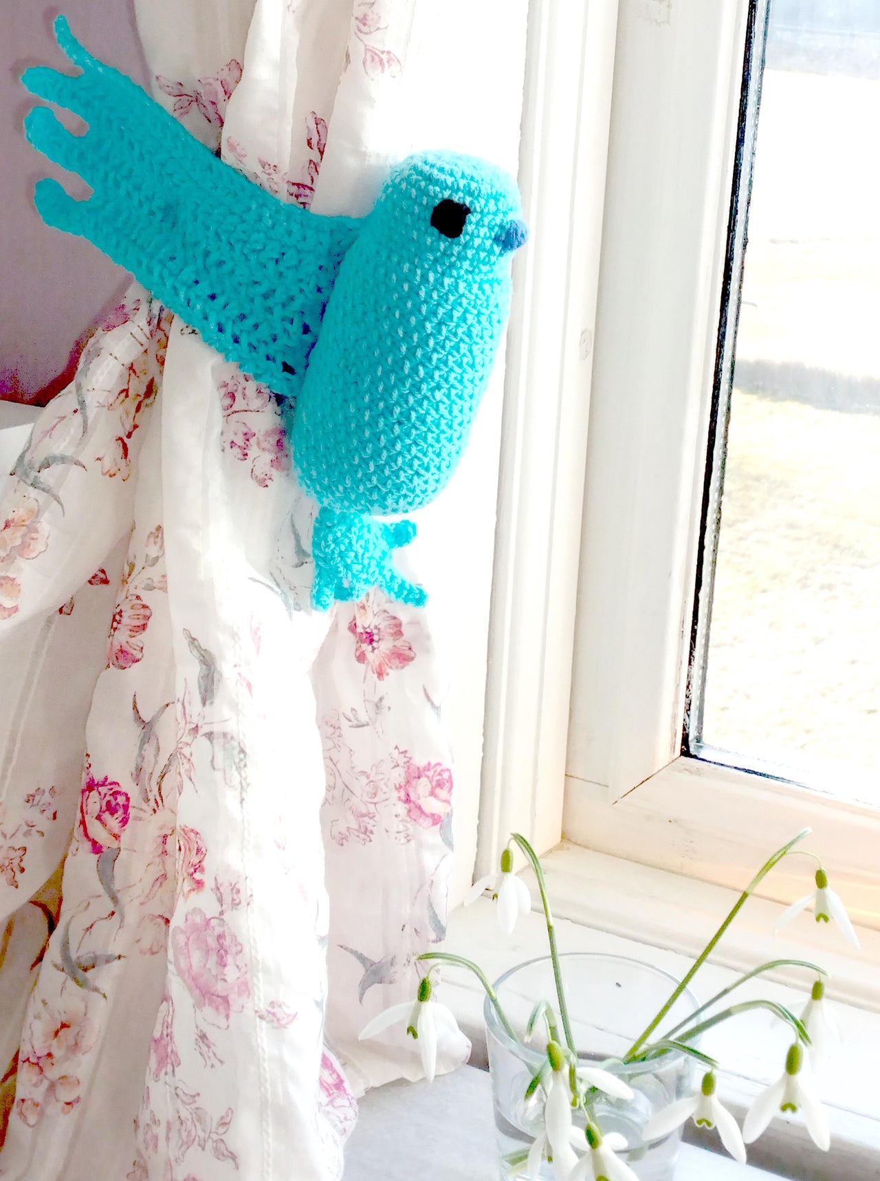 Curtain Tieback: Bird  – Bring the Feeling of Spring Indoors