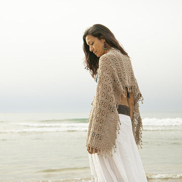 Mañanita Shawl
