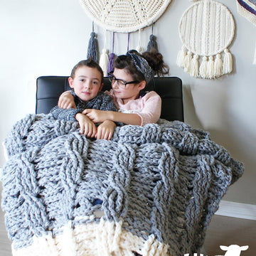 Reversible Cable Throw Blanket (2015022)