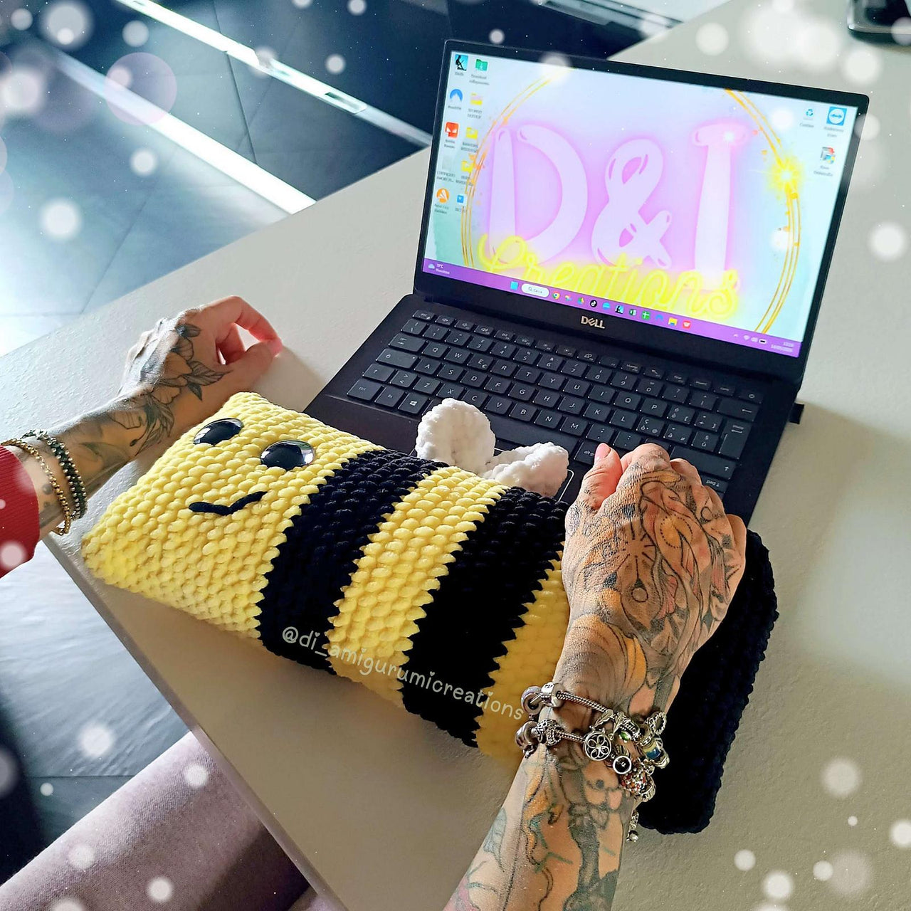 Bee Wrist Rest Pillow