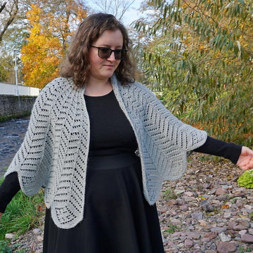 Featherly capelet
