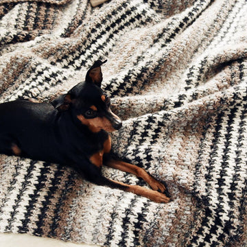 Houndstooth Cabin Throw