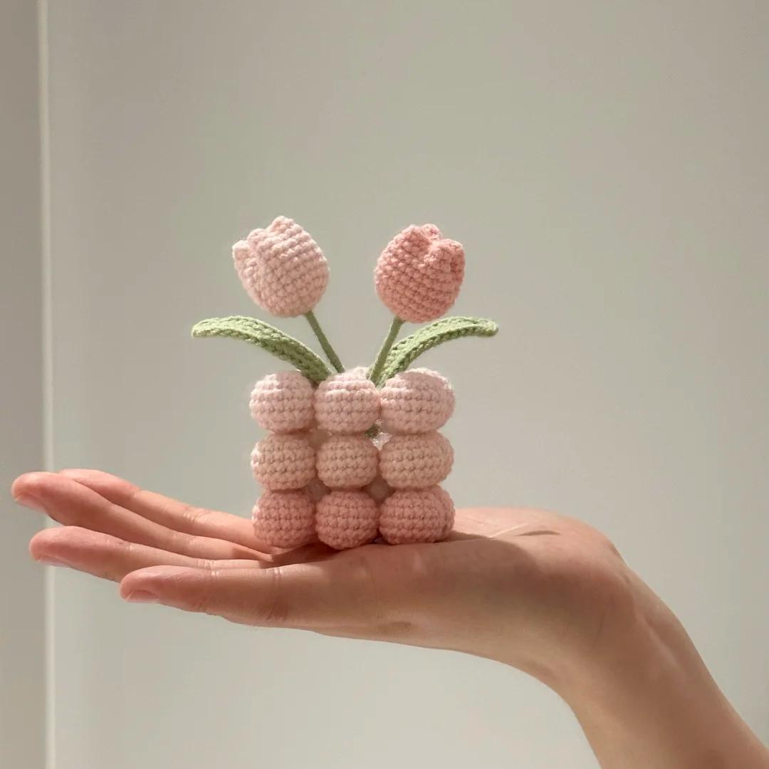 Tulip Ball Ornament Crochet Pattern