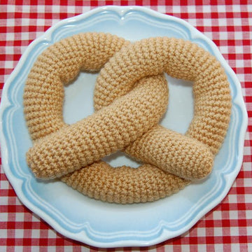 Crochet Pattern for a Pretzel - Play Food