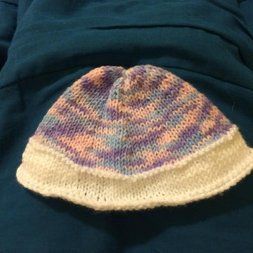 Cute Newborn Baby Beanie's Knitting Pattern Book