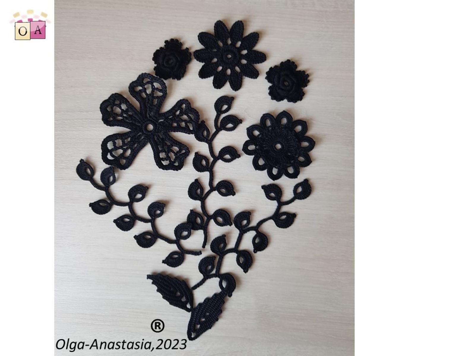 Crochet composition 2 of flowers and leaves