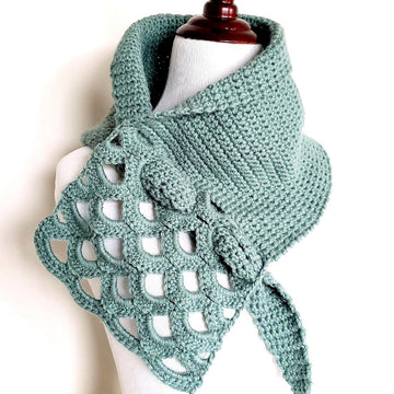 Asymmetric Keyhole Shell Scarf
