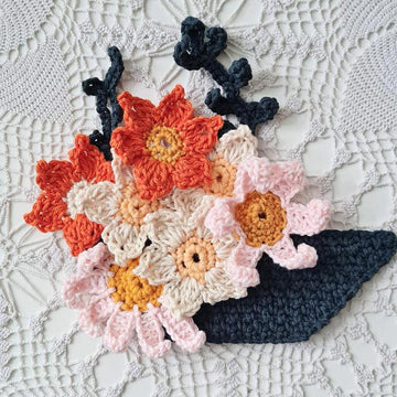 Flower Kissed Vases Appliques