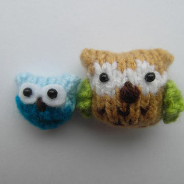 Tiny knitted owls