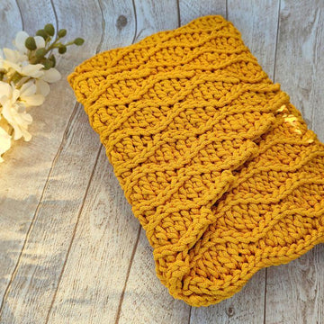 Textured Envelope Clutch Bag - One Piece Crochet Purse Pattern