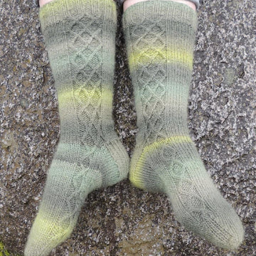 Argyle Trellis Wooly Socks