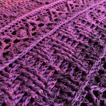 Flat Triangular Scarf "Eunomia"