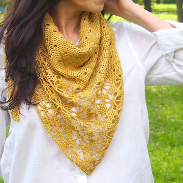 Falling blossoms shawl