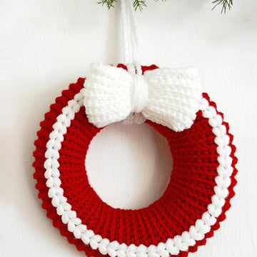 English and German Pattern. Cable Christmas Wreath