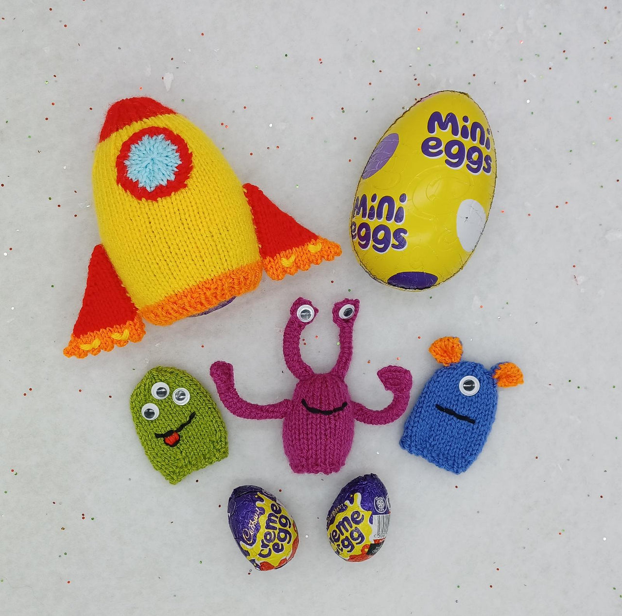Easter Space Rocket & Aliens Easter Egg/Creme Egg Knitting Pattern