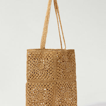 Caleta Bag in Wool and the Gang Shiny Ra-Ra Raffia - Leaflet