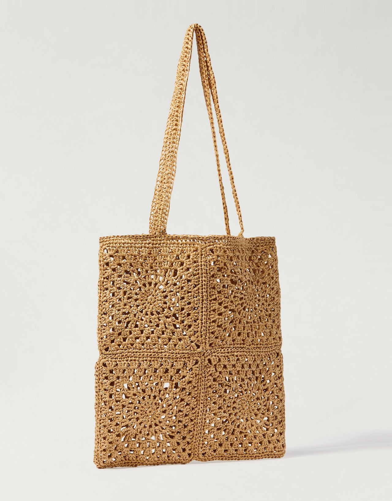 Caleta Bag in Wool and the Gang Shiny Ra-Ra Raffia - Leaflet