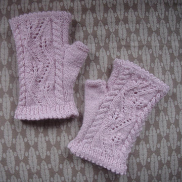 Tilting Leaf and Cable fingerless mitts/gloves