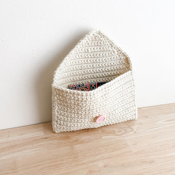 Ruth Clutch Crochet Pattern