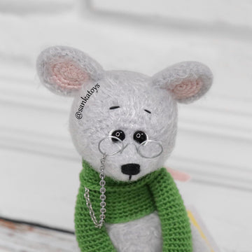 Mouse in a sweater