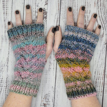 Staghorn Cable Knit Gloves