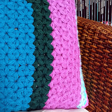 Pillow cover in jasmine stitch