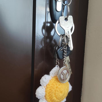 Daisy Keychain