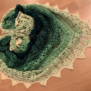 Flat Triangular Scarf "Daphnis"