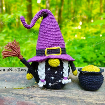 Witch with a green nose