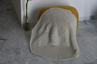 White v round blanket